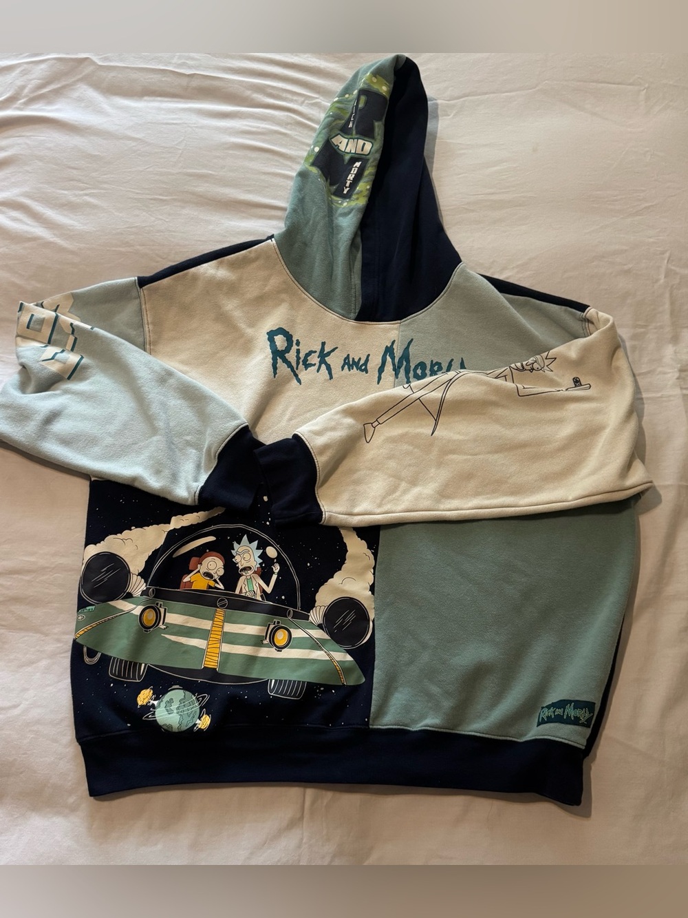 Rick And Morty Men's  Graphic Hoodie Sweatshirt - Mint
Green
